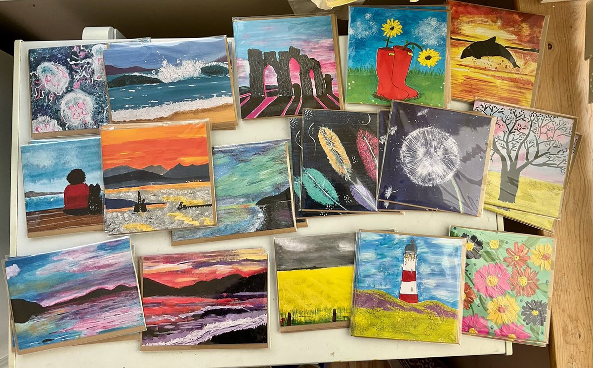 DRnaturegirl's tweet photo. Cards are all back in stock and the shop gallery has all the new work up. Pop over and have a look. Add a bit of colour to your day 😊 🌈 🌅 https://t.co/gsdP83b1my #Scotland #Scottishart #inspiredbyscotland https://t.co/gD6z8vQQBb