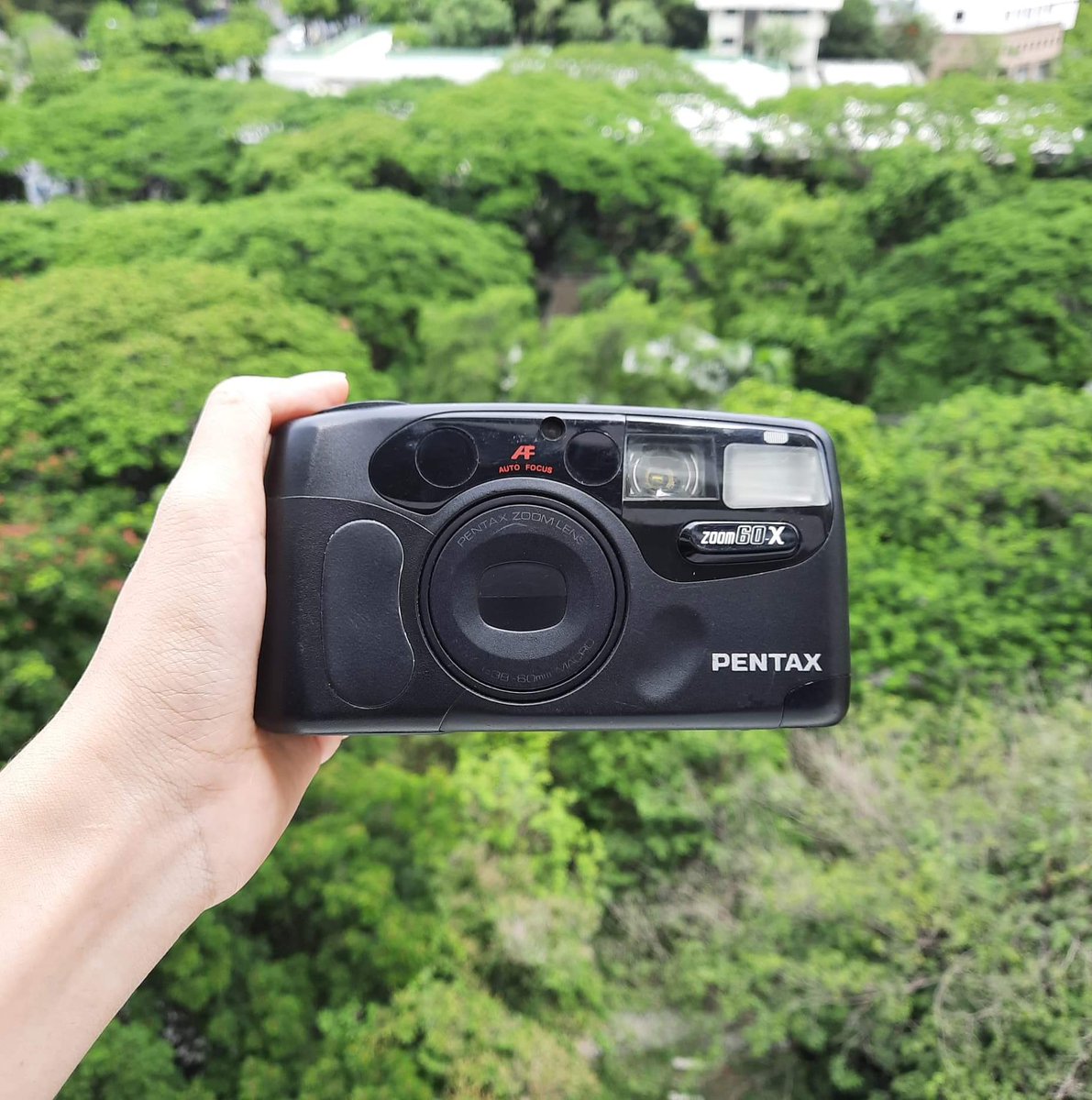 xperturefilm's tweet photo. 📍กล้องฟิล์ม Pentax zoom 60-X
- ราคา 990฿ รวมส่ง
- สภาพเต็มระบบ มีสายคล้อง
- เลนส์ระยะ 38-60 mm
- เป็นระบบออโต้โฟกัส 
- มีโหมดซัดเตอร์ B
- ใช้ถ่าน CR123A 2 ก้อน 
- ใช้ฟิล์ม 135 ทั่วไป
#กล้องฟิล์ม #กล้องฟิล์มราคาถูก #กล้องฟิล์มมือสอง #กล้องฟิล์มคอมแพค https://t.co/lFFUindFls
