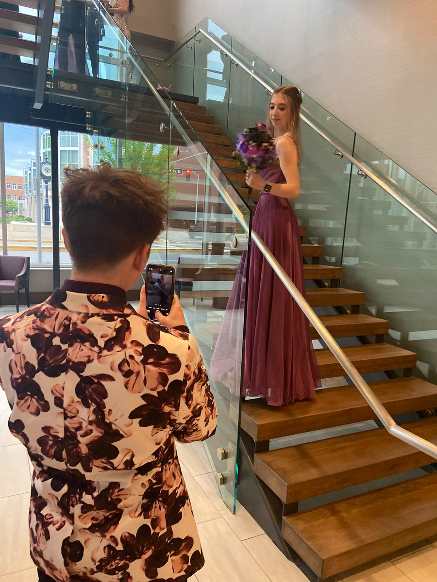 bregarrettt's tweet photo. more of prom 🫶🏼 https://t.co/4Xo1tMzrX5