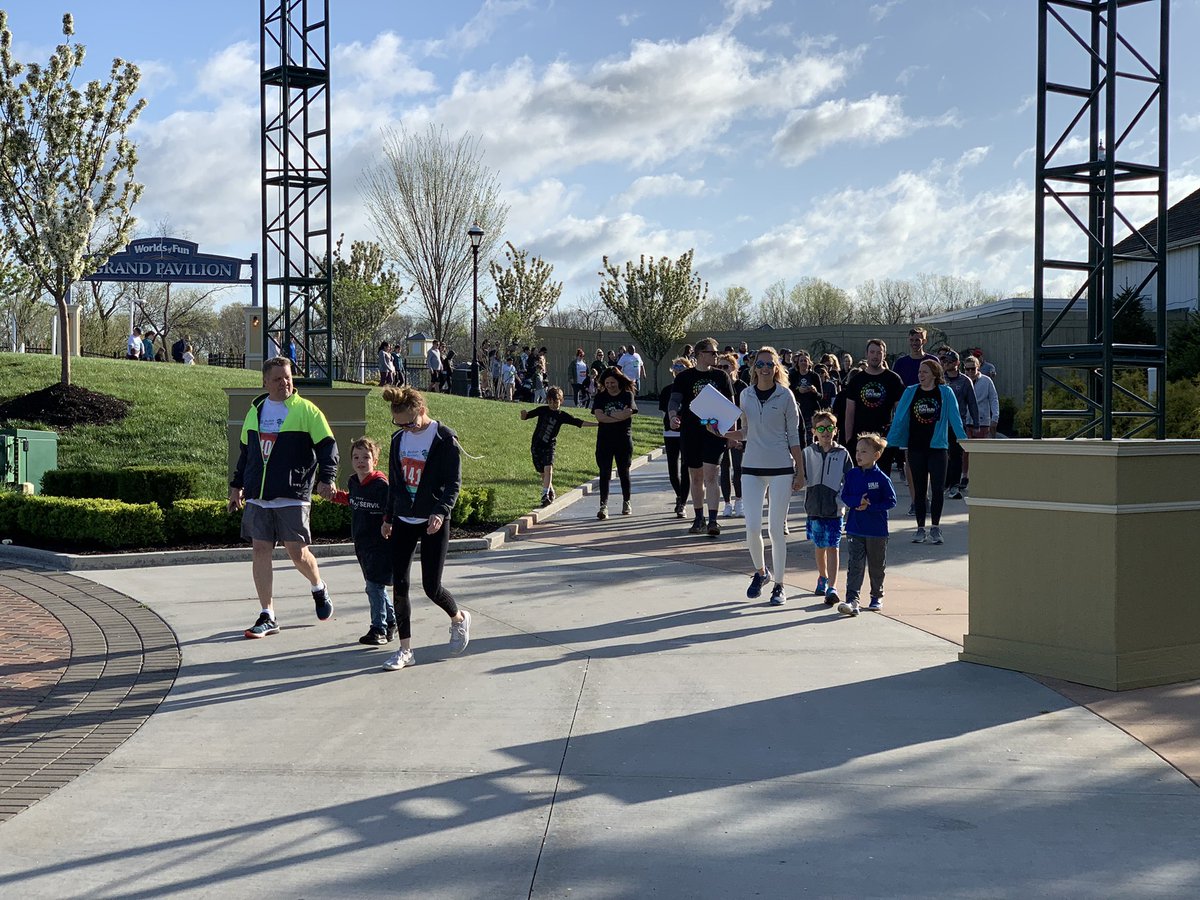 RaashidBrown's tweet photo. Opening weekend at @worldsoffun was great. There is nothing like seeing our midways come alive with guests. Team work and collaboration certainly made opening weekend a great time for all. #welcomeback https://t.co/SkoulRqOHj