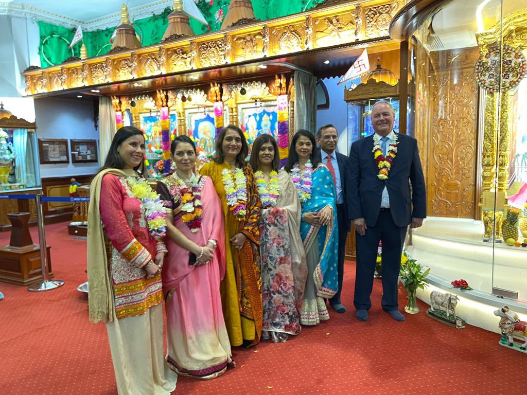 BobBlackman's tweet photo. Delighted to welcome my good friend @pritipatel to @SKSSTHarrow together with 23 of our fantastic candidates for the #HarrowCouncilElections On Thursday 5th May remember to #VoteConservative to elect hard working councillors who will deliver for you. #JaiGujarat #JaiSwaminarayan https://t.co/KbJLjKfsk6