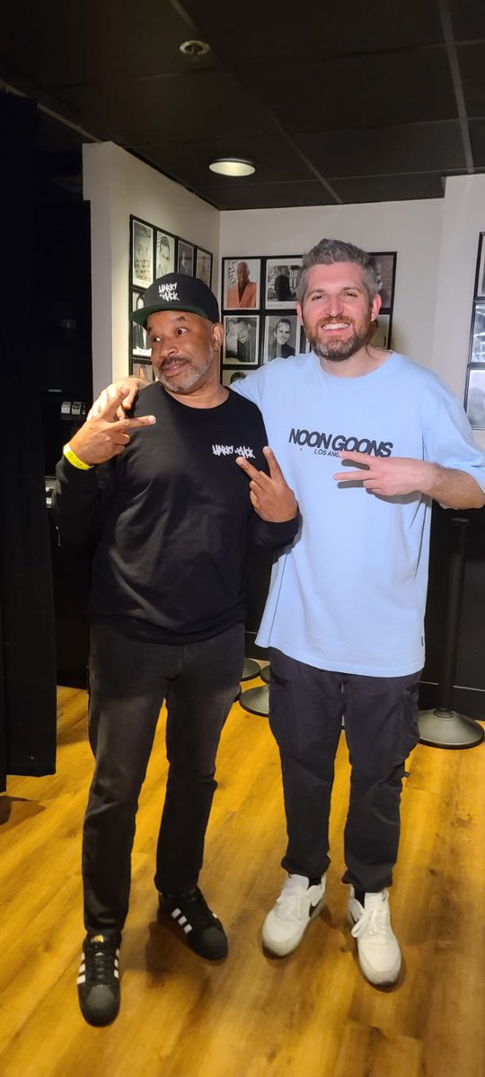 TMRecordingN's tweet image. With my buddy @harrymack  @dcimprov , it was so much fun out there , hope to see you soon my man 🤟

#harrymack #dcimprov #mikecross #themusicrecordingnetwork #freestyle #rap