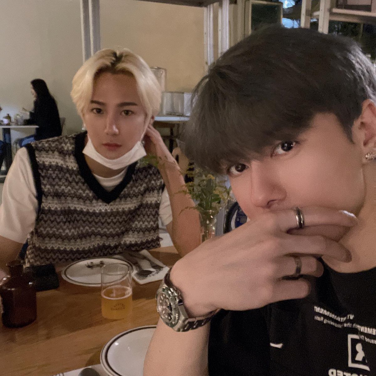 vampz_merida's tweet photo. Hoy son días porque buenos sólo cuando Jacob actualiza en Instagram 😚❤️✨

#VAV #Jacob_VAV #ZhangPeng #VAMPZ #브이에이브이 https://t.co/fISbqkvEYD