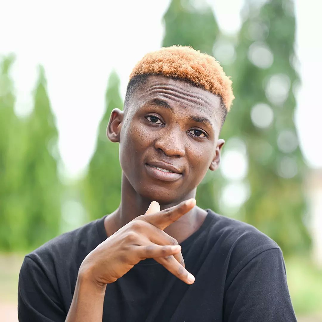 olamide2209's tweet photo. People are looking up to you, don't pressure yourself, just make sure you don't fail you first. And, always remember the God factor in all you do.

Sammie|Vini|Tron|The place| Old Trafford|Ilorin|Ronaldinho|Rice|Cavani|MUNBRE|Alexis| https://t.co/2iVGkzZy2d