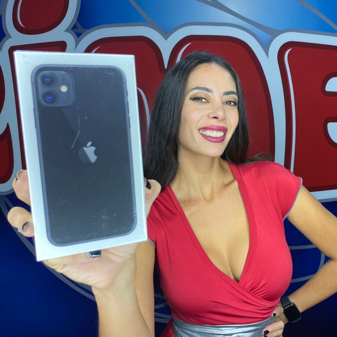 🔥 ¡SUPER SORTEO IPHONE 11 BLACK 128 GB! 📱

😍🔥 Sí, leíste bien. Estamos sorteando un IPHONE 11 BLACK con 128GB para uno de ustedes. 

Participa visitando nuestra cuenta de Instagram y haciendo los siguientes pasos: