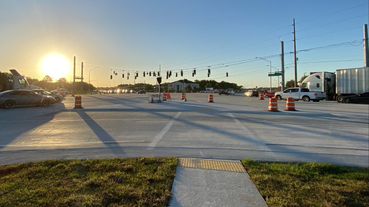 AndrewLearned's tweet photo. How it started vs how it's going! Thank you @MyFDOT_Tampa, Ajax Paving, and @FTBAInc for all the hard work in getting #Bloomingdale and #US301 open AHEAD of schedule! GREAT WORK.

#FL69 https://t.co/A533Yv3YxJ
