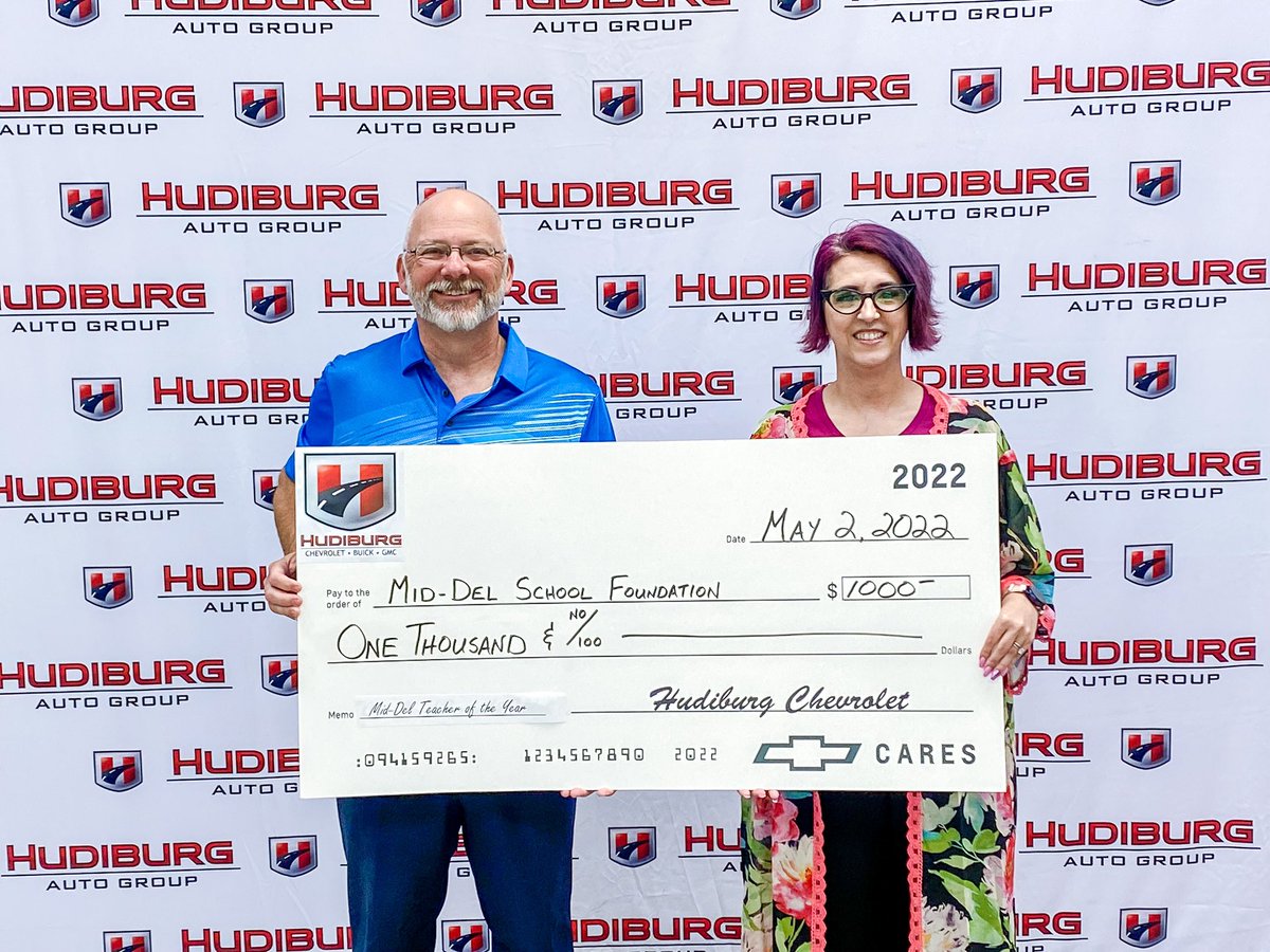 Thank you to @HudiburgAuto for your donation of $1,000 for our Mid-Del Teacher of the Year, Mrs. Christine Harris from Epperly Heights Elementary! What a great way to kick-off Teacher Appreciation Week! #mdpurpose #oklaed