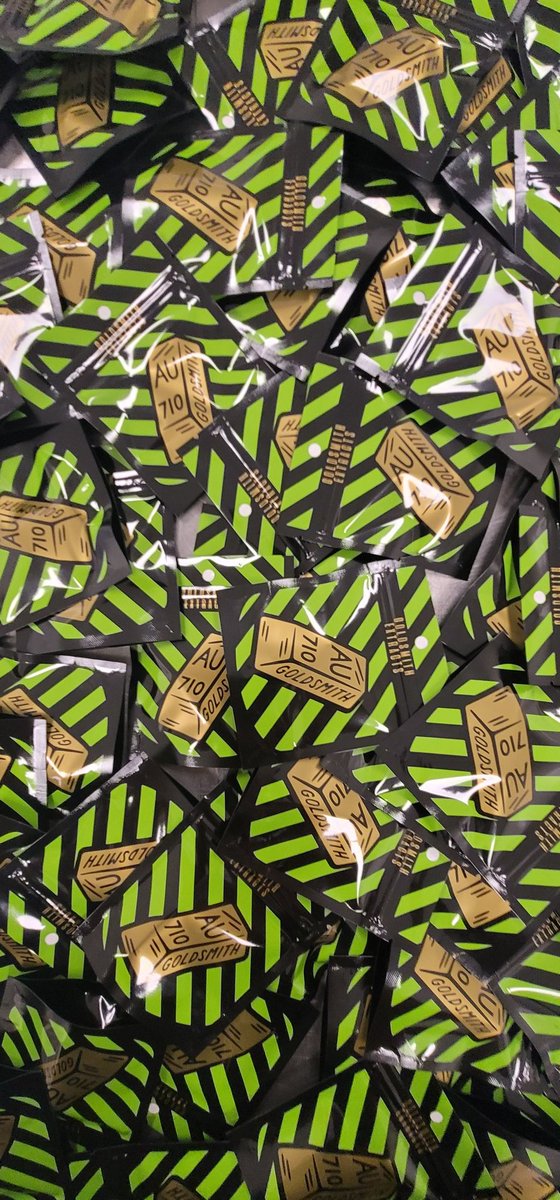 Tiger36806479's tweet photo. Happy Monday Morning ๐! Time to start the week off right and get these orders out to your local #AZ #dispensary ๐ค๐ค #GoldsmithExtracts https://t.co/I5pRP4rUMK