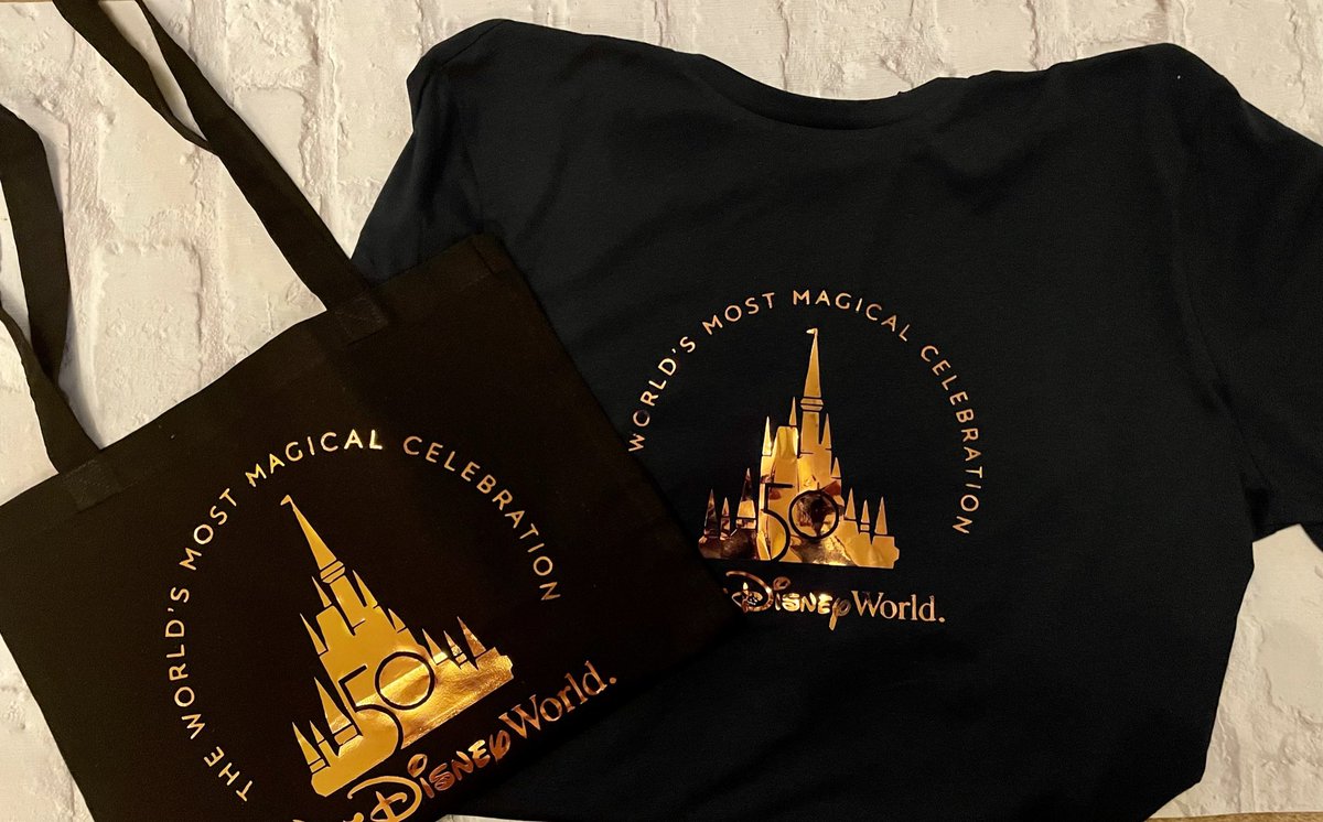 ⭐️⭐️⭐️⭐️⭐️⭐️⭐️⭐️⭐️⭐️⭐️
Bank holiday special 
Disney shirts and Disney tote bags £10 each with free postage to anywhere in the uk 

Please help a small growing business by giving us a RT 😘

etsy.com/uk/shop/ClairA…
#disney #DisneylandParis #DisneyWorld #DisneylandParis30
