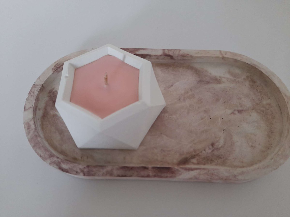 Good afternoon everybody, hope the Bank Holiday has treated you all well ❤ We have plenty of new designs and stock available on our #etsy link as well as our old favourites 😀
etsy.com/shop/ambercand…

#BizHour #handmade #candles #etsyuk #etsyshop #giftideas #MayDay