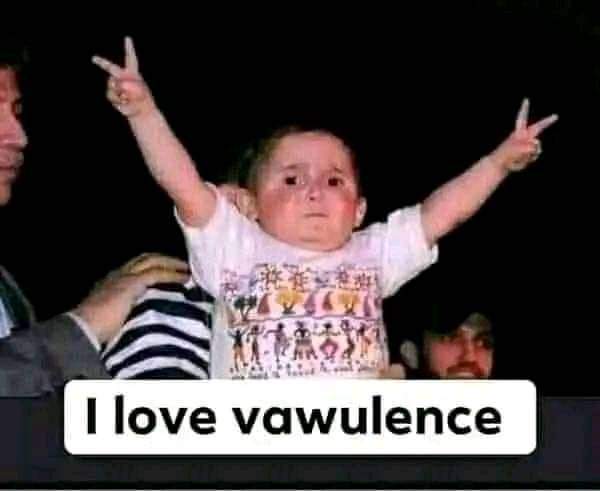 UJCR__'s tweet photo. @Mbahdeyforyou @BoboWaye Na she go dey rub the oil for your head 😹😹😹😂😂 https://t.co/WSkfeGcmQR