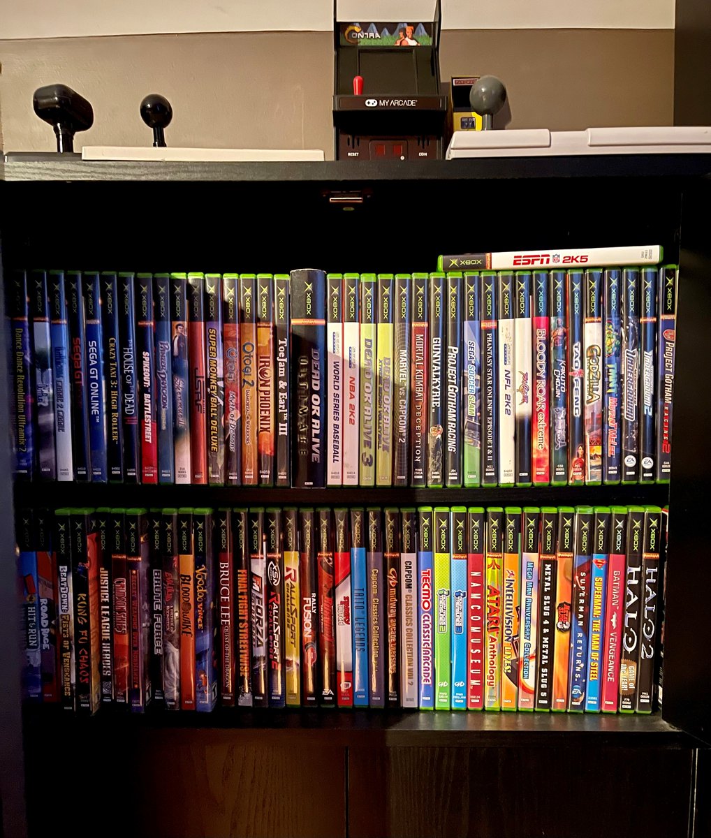 RetroCak's tweet photo. Random pic of some Xbox games. I think I used it to catalog the collection. #retrogaming #xbox #gameroom #gamecollecting #videogames #gameshelf https://t.co/uZwIilGmUM