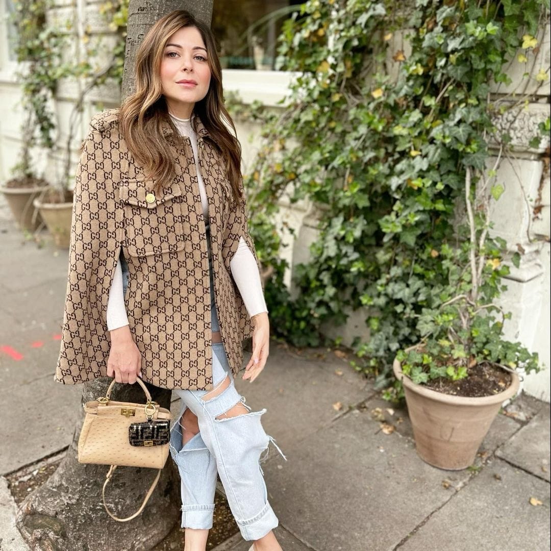 htcity's tweet photo. . @TheKanikakapoor on plagiarism stir: Really unfair for anybody to say that I stole their work
Interview by @SugandhaRawal
Read here: https://t.co/ULs3eR3RxW
#kanikakapoor #music #singer #BooheyBarian #Pakistanisinger #HadiqaKiani #BuheBariyan https://t.co/Wkbb5Q2WHF