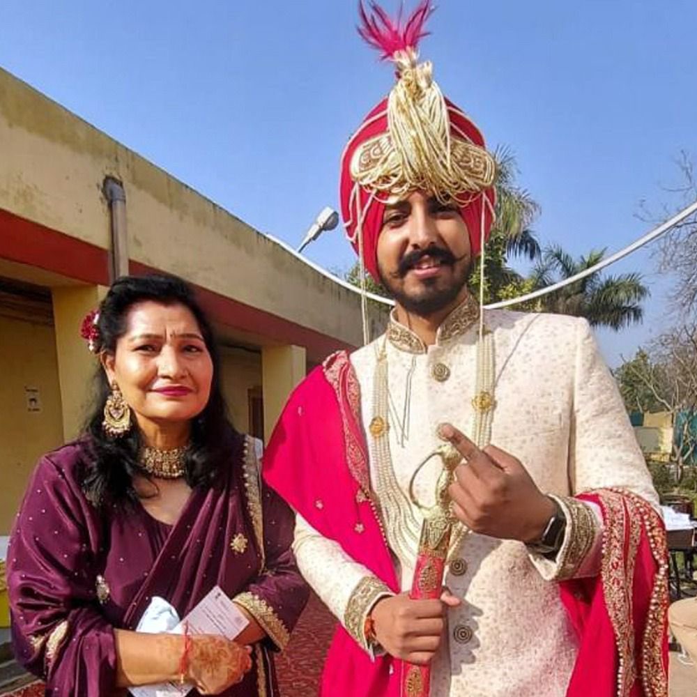 Caption This Photo!

All decked up in his wedding attire, this groom showed up to the polling station to cast his vote in the Punjab Assembly Elections 2022. 

Share an interesting caption for this photo &amp; get a chance to get featured on our page. Post your comments by Thursday!!