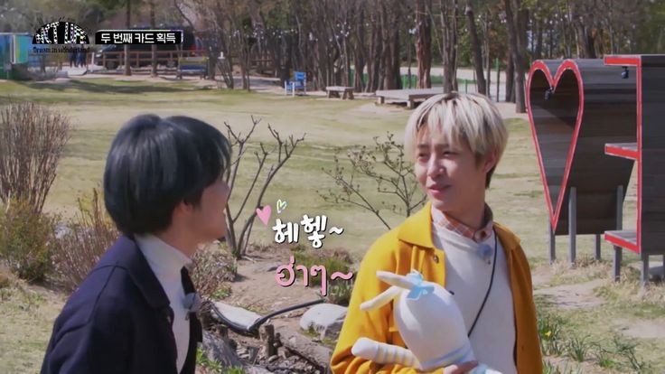 huizcl's tweet photo. no matter chenle likes renjun or not, renjun likes chenle <3 https://t.co/thtkFJskFf