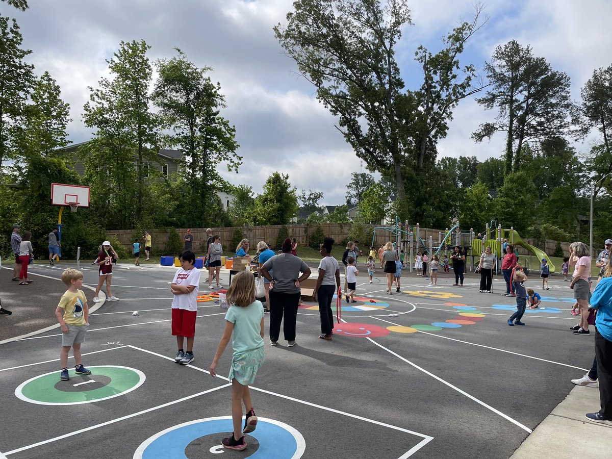 🏀🛝Community Day is off to a great start! #ConnE #CONNmUNITY #community