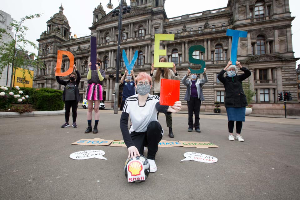 DivestSPF's tweet photo. The #LocalElections2022 are this Thursday! Please call on your council candidates to take urgent climate action by supporting the @UKDivest pledge to end Scottish council pension fund investments in #FossilFuels: https://t.co/mmLPGFBTwy 🔥🔥

#DivestStrathclyde #FossilFree 🌏💚 https://t.co/vCG0cM7Ar3