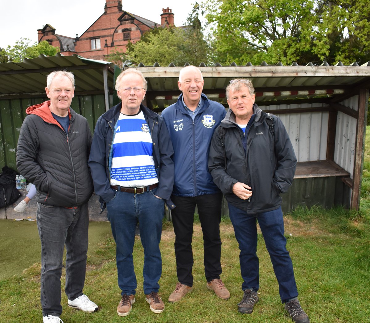 JeffAlbiston's tweet photo. Former players & club legends supporting the boys during the Cup final on Sunday.
@DeeRangers #TheMightyDee #legends https://t.co/GZAKXczUja