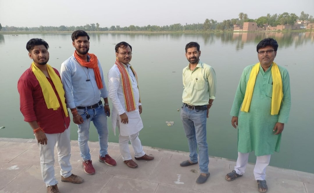 viswadeep12345's tweet photo. भगवान परशुराम जी के जन्मोत्सव से पूर्व संध्या पर आज भगवान परशुराम जी की जन्मस्थली जलालाबाद पहुंचकर कर भगवान परशुराम जी के चरणो में शीश झुकाकर आर्शीवाद लिया। हम सब जनपद से लेकर प्रदेश तक अबकी भगवान परशुराम जन्मोत्सव को साप्ताहिक के रूप में मनाएंगे ।
जय श्री परशुराम 🚩 https://t.co/dTuBHM67qP
