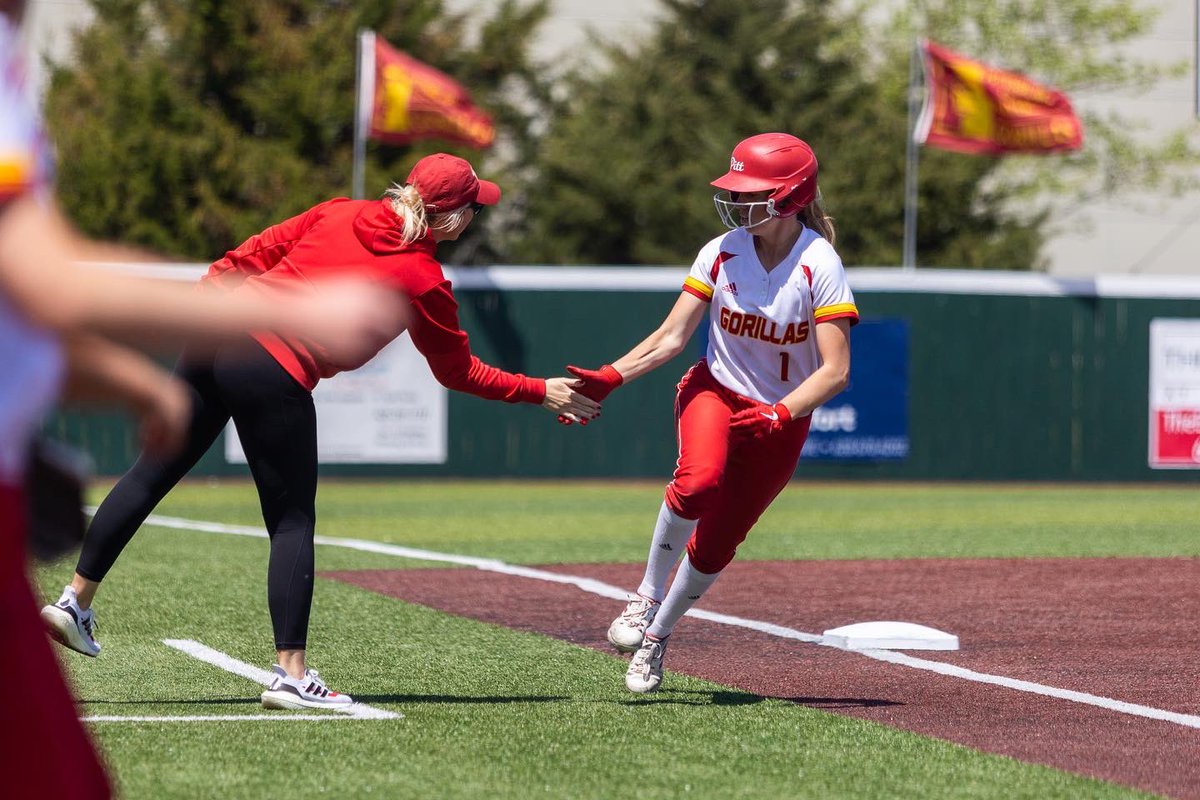 GorillaPhotog's tweet photo. Saturday Softball: @Gorilla_SFB 
#GorillaNation #SeniorDay https://t.co/W8h6C4Kwch