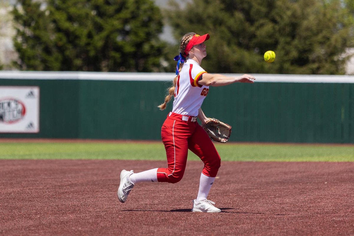 GorillaPhotog's tweet photo. Saturday Softball: @Gorilla_SFB 
#GorillaNation #SeniorDay https://t.co/W8h6C4Kwch