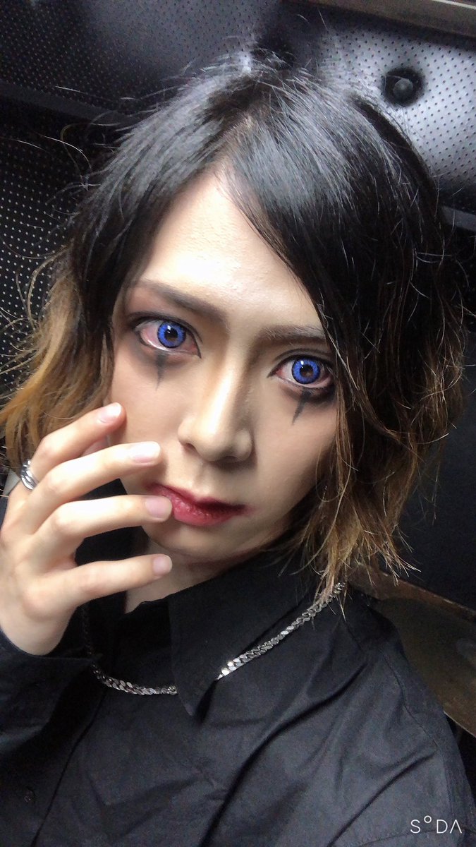 ryuchangero's tweet photo. 池袋blackholeユラsessionありがとうございました。
今回はカラコンは片目だけ自分で入れられました！もう片方ユラくんに入れてもらった！！ありがとう！！

また東京荒らしにいくんでしくよろです！！ https://t.co/oSb733IdV4