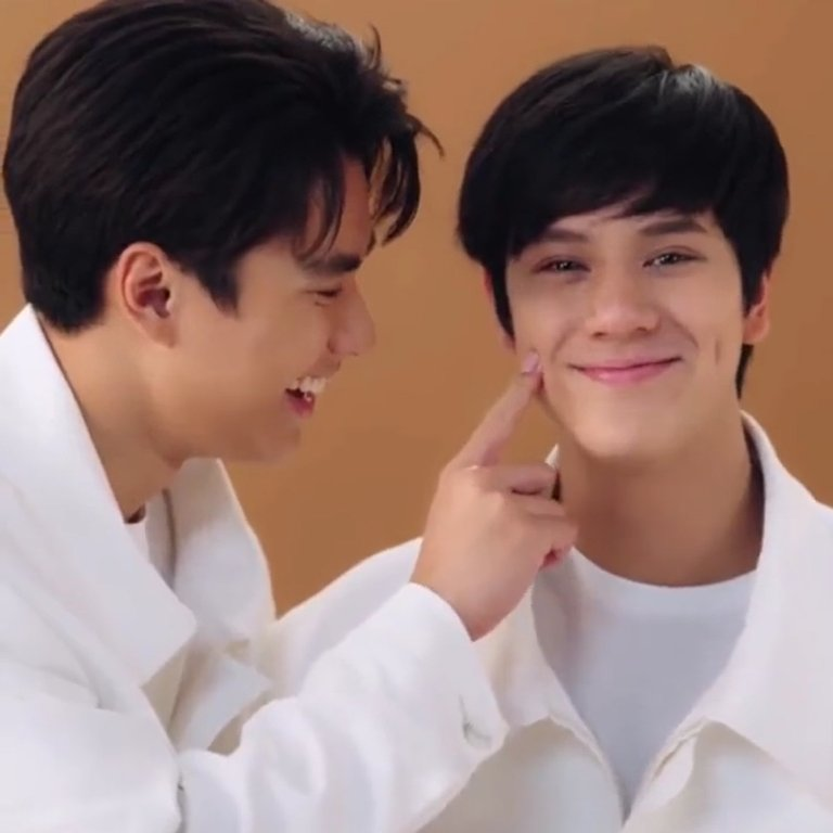 jayesocool's tweet photo. the fact nanon only allows ohm to poke his dimples and not others is such a huge freaking privilege. https://t.co/wfxn2oOVD4