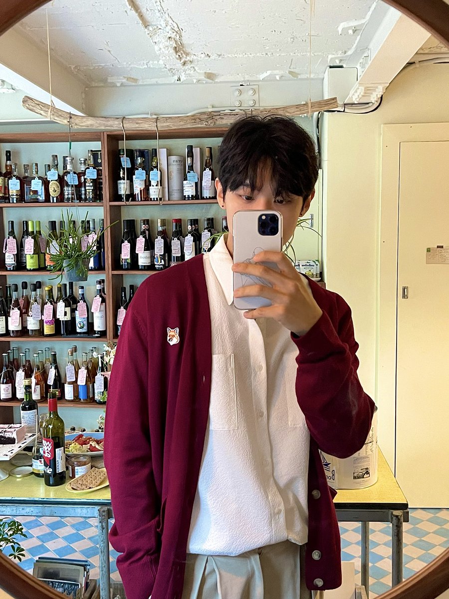 Demian_tweet's tweet photo. 드래스코드: 레드 앤 화이트! https://t.co/UlHGn70qpW