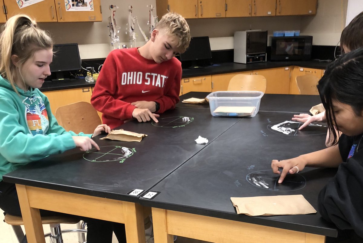 MrsMedlockMHS's tweet photo. Scaffold lesson to learn how to use aseptic technique! These were our two practice activities leading up to our future isolation lab 🦠 

#PLTW #PBS #weRmedina #MCCCPLTW

PLTW is a collaboration between MCCC and MCS https://t.co/84rfhUtzcg