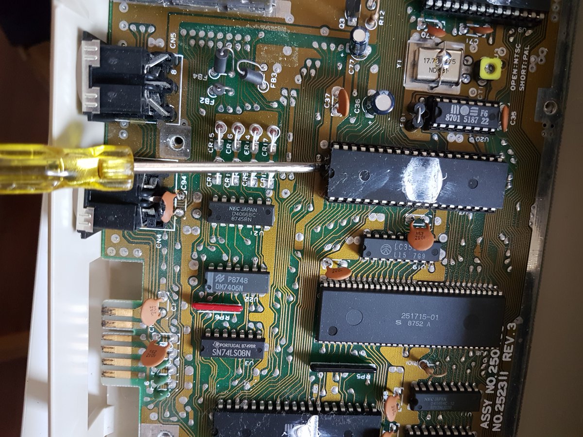 chaos51's tweet photo. This brings me to a question, is it possible nowadays to get replacement VIC II chip? (not second hand) #c64 #commodore64 #vic #chipreplacement #RetroComputing https://t.co/FI0ZjWzsCw