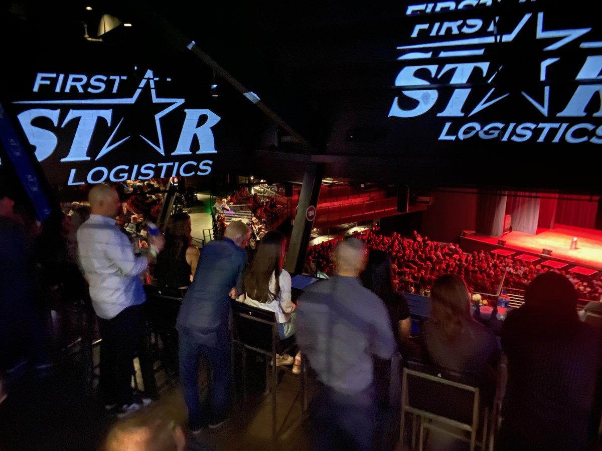 Firststarlog's tweet photo. Views from the @BrianRegan comedy show this past weekend..
Had a great time hanging out in the First Star Suite at The Andrew J Brady Music Center!
#LifeatFirstStar I #HappyMonday https://t.co/1CH7jQyn6I