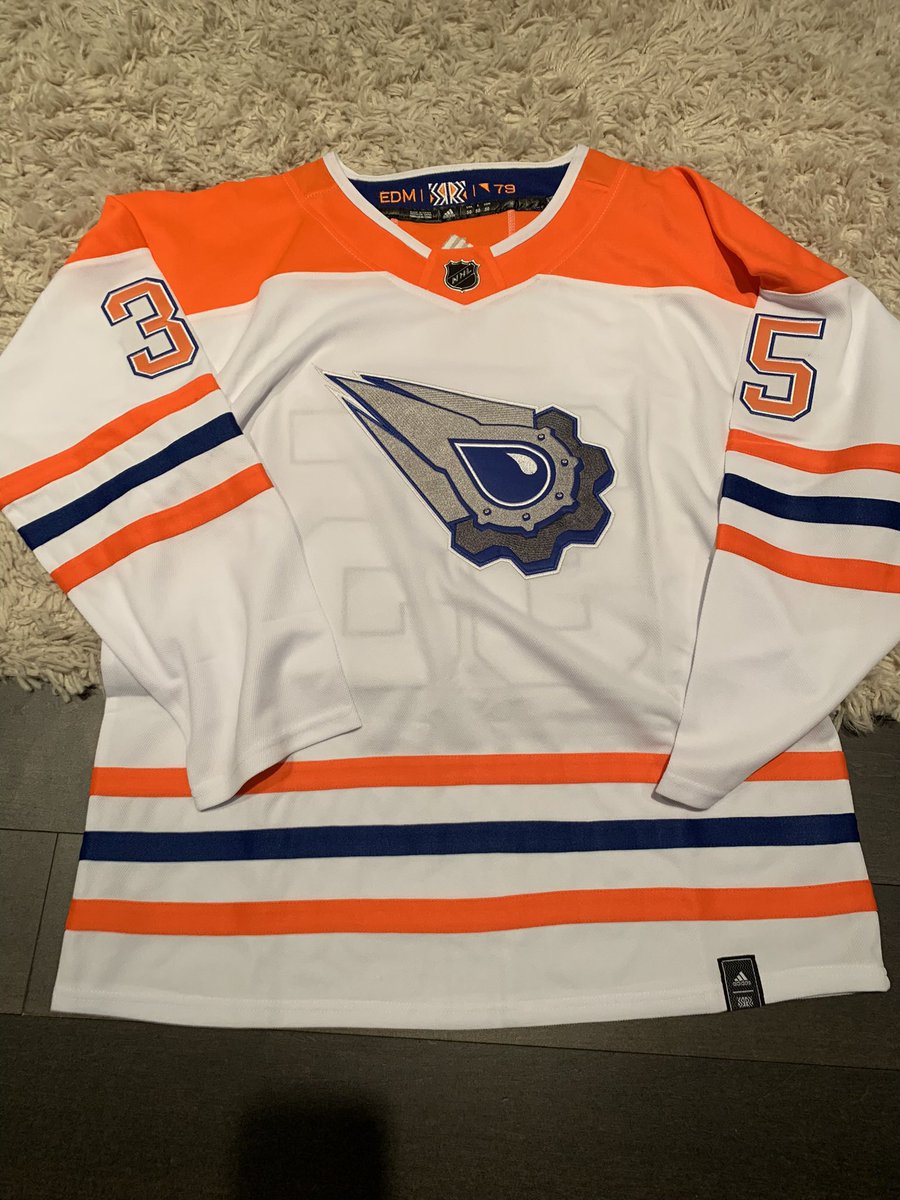 MattyLui's tweet image. Can’t wait for the #NHL playoffs to start! Busting out my custom Salo jersey!!!
@EdmontonOilers @RogersPlace #LetsGoOilers