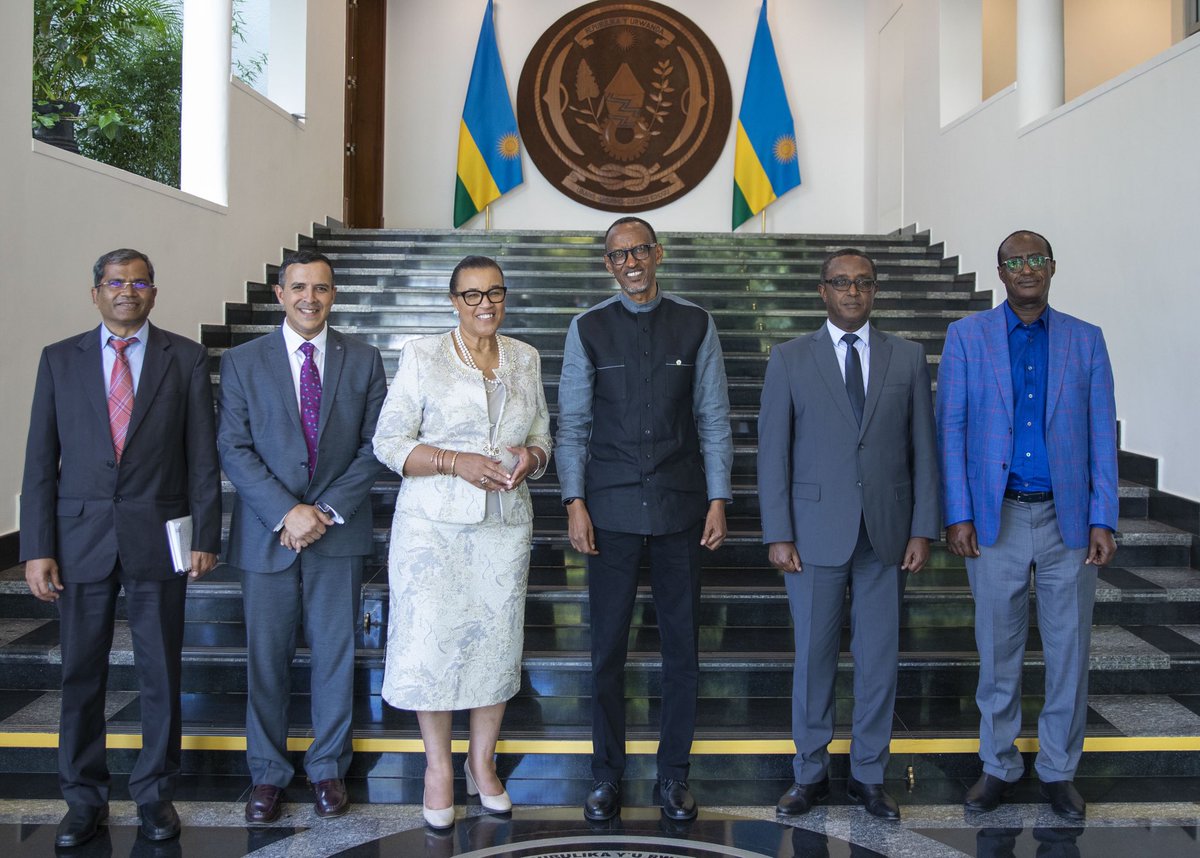 UrugwiroVillage's tweet photo. This afternoon at Urugwiro Village, President Kagame received Rt. Hon. @PScotlandCSG who is in Kigali for the 12th Regional Conference of Heads of Anti-Corruption Agencies in Commonwealth Africa. They discussed the upcoming #CHOGM2022 to be hosted by Rwanda. https://t.co/OoSwT5bB9q