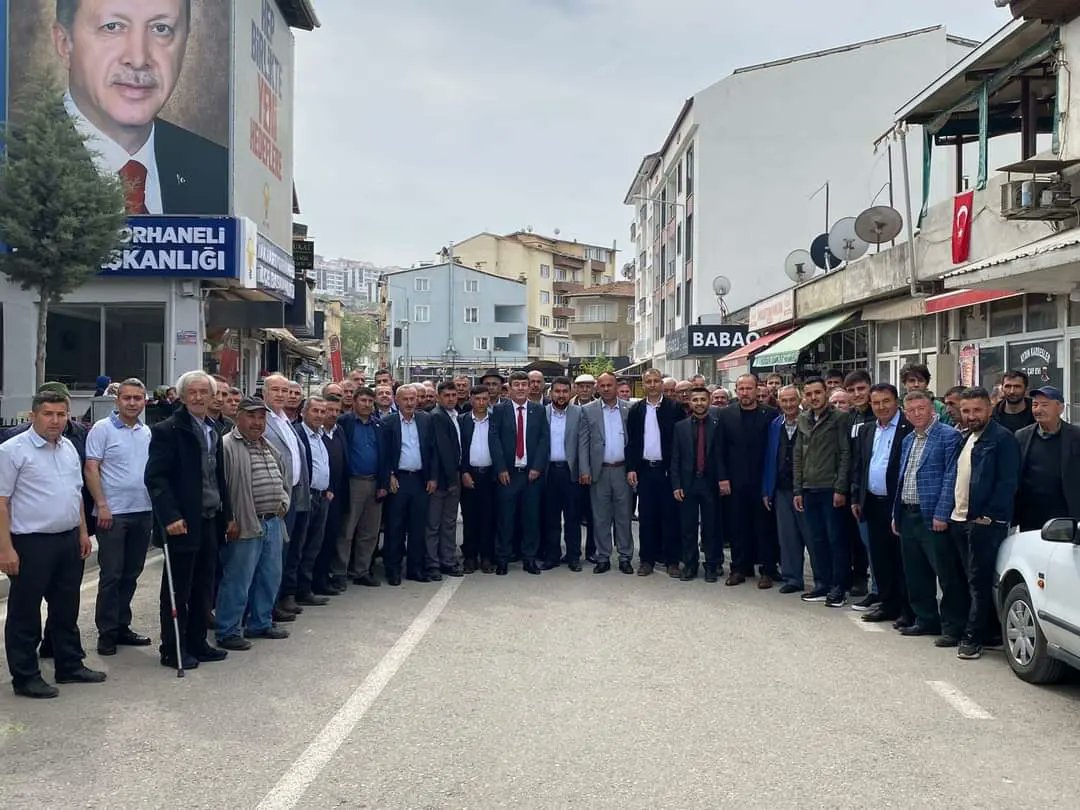 orhaneli_ak's tweet photo. Orhaneli Ak Gençlik olarak bugün İlçe Gençlik Kolları Başkanımız Enes Ankıt ve Yönetim Kurulu üyelerimiz ile birlikte İlçe Başkanlığımızın,Orhaneli Belediyemizin ve Bursa İl Başkanlığımızın düzenlediği bayramlaşma programlarına katılım sağladık. Hep birlikte nice bayramlara... https://t.co/0fwt2qJYGN