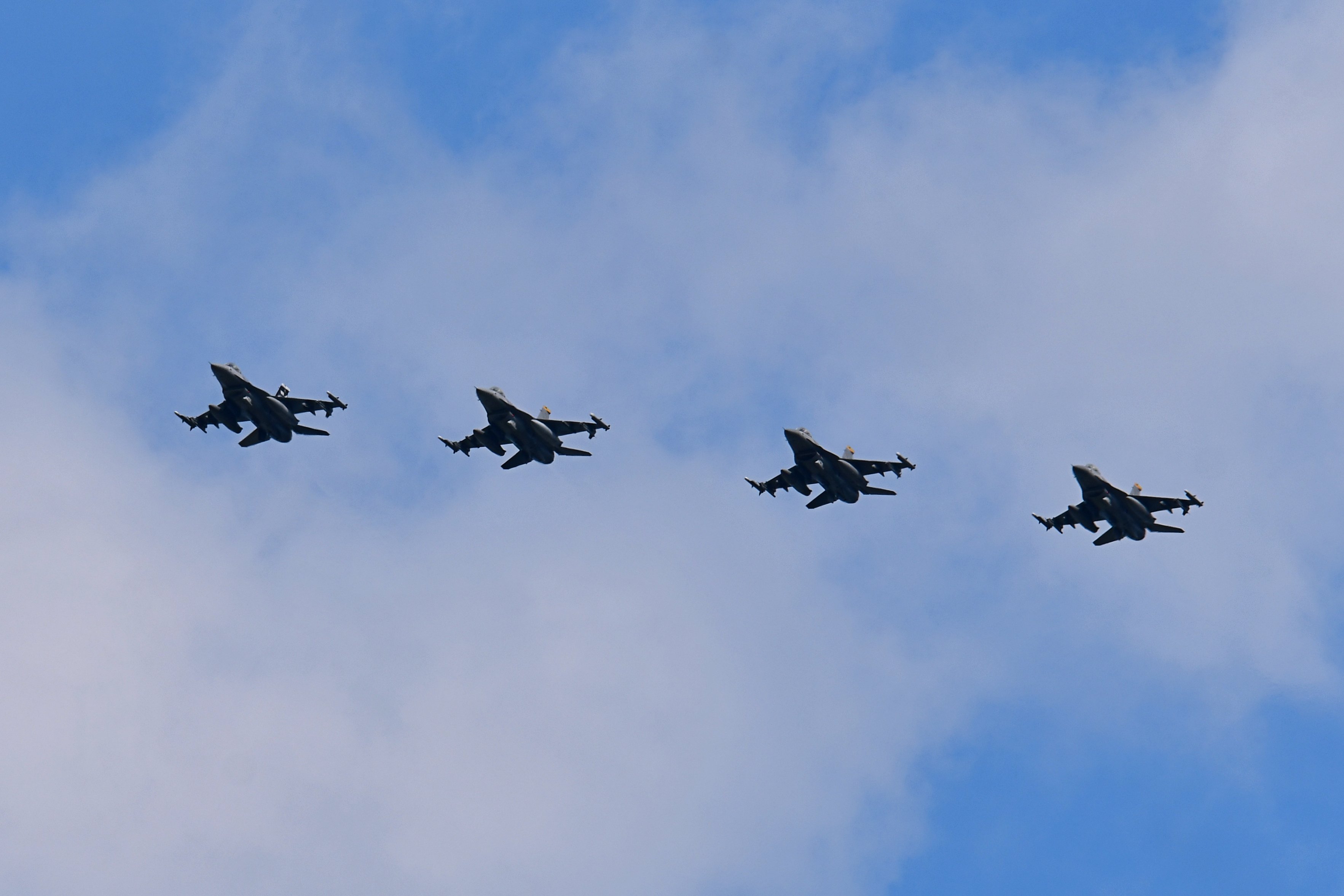 三沢基地 米空軍 F-16 デモチーム にWILD WEASELにA10 hq720.jpg?sqp=-