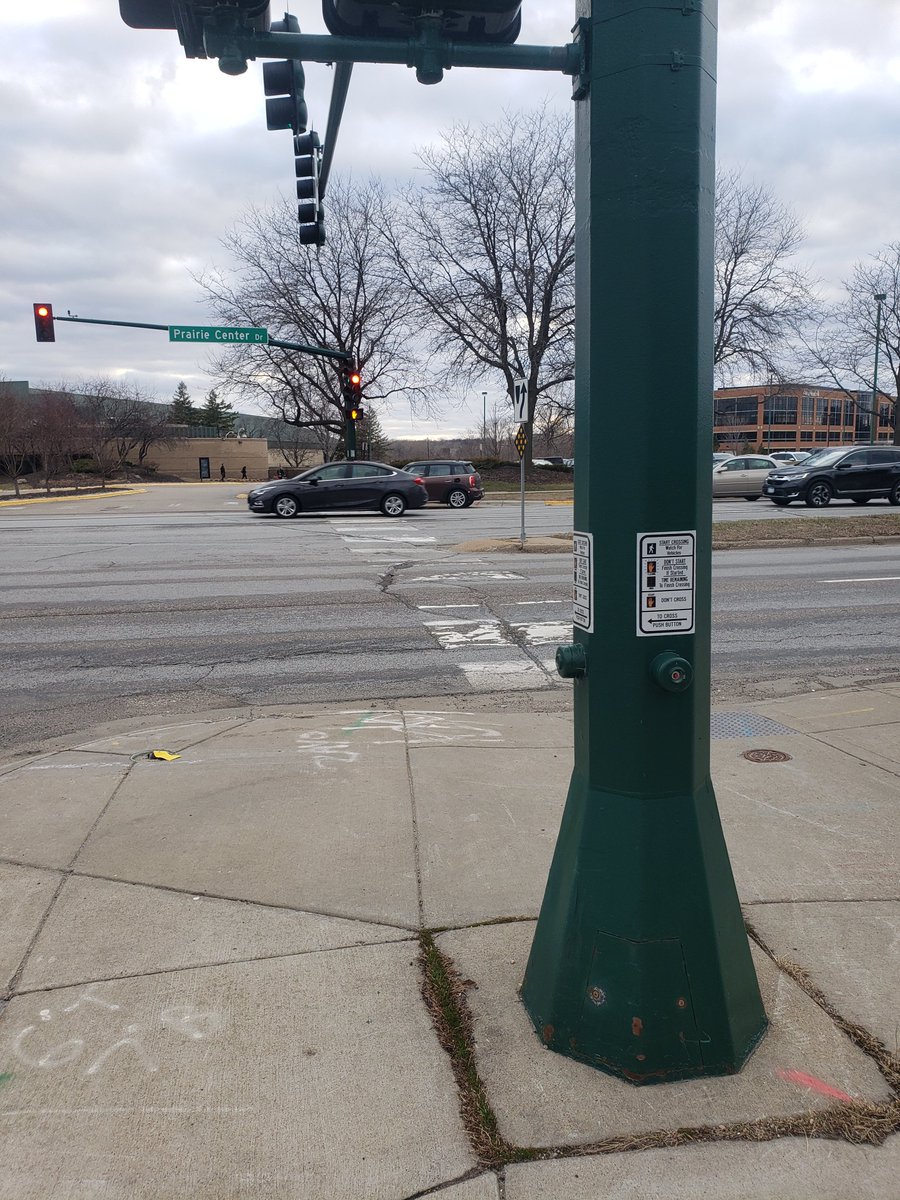 I don't know if EVERY crosswalk button in EP is a placebo, but I do know for certain that the one at Prairie Center Drive and Singletree is. It's a shame since so many people cross here to get to Purgatory Creek.