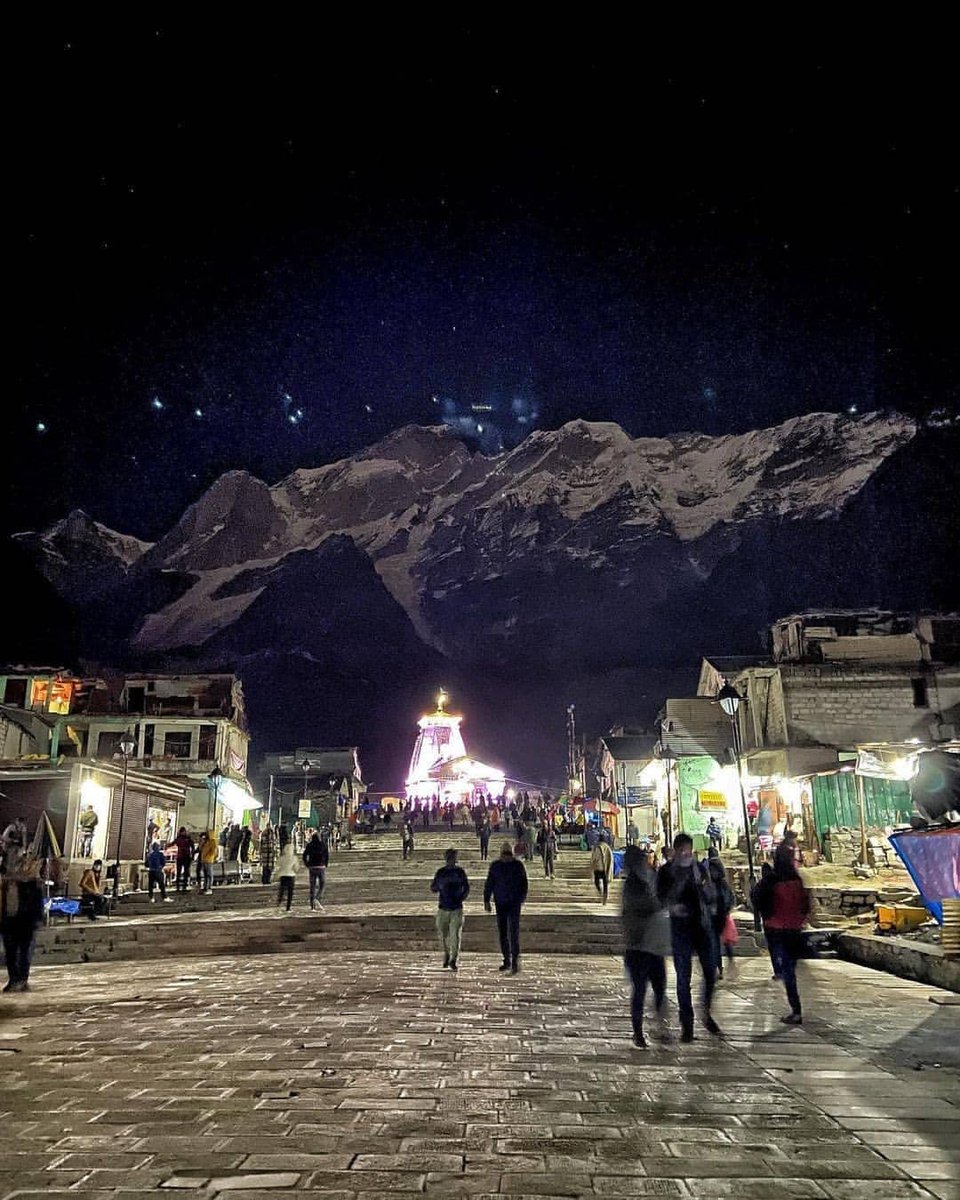 HeritageGirl7's tweet photo. This is how Heaven on earth looks at Night https://t.co/GtlE9aCaVz