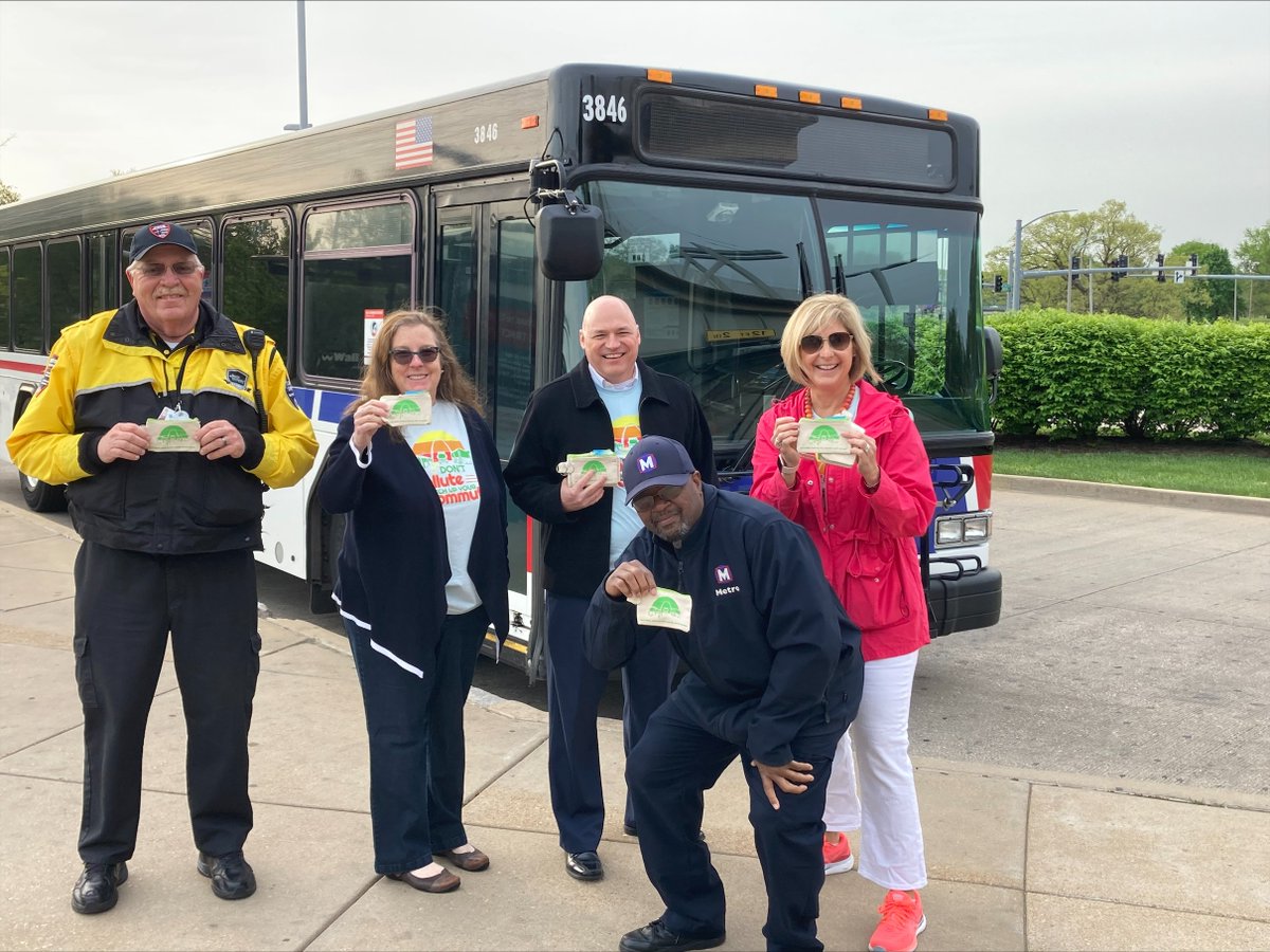 gatewaycleanair's tweet photo. The Clean Air Partnership and its partners kicked off the “Don’t Pollute. Switch Up Your Commute.” campaign this morning at select @STLMetro Transit Centers and area parking garages by handing out keychain coin pouches, gold coin chocolates and more! #SwitchUpYourCommute https://t.co/IoQ2T0ceX7