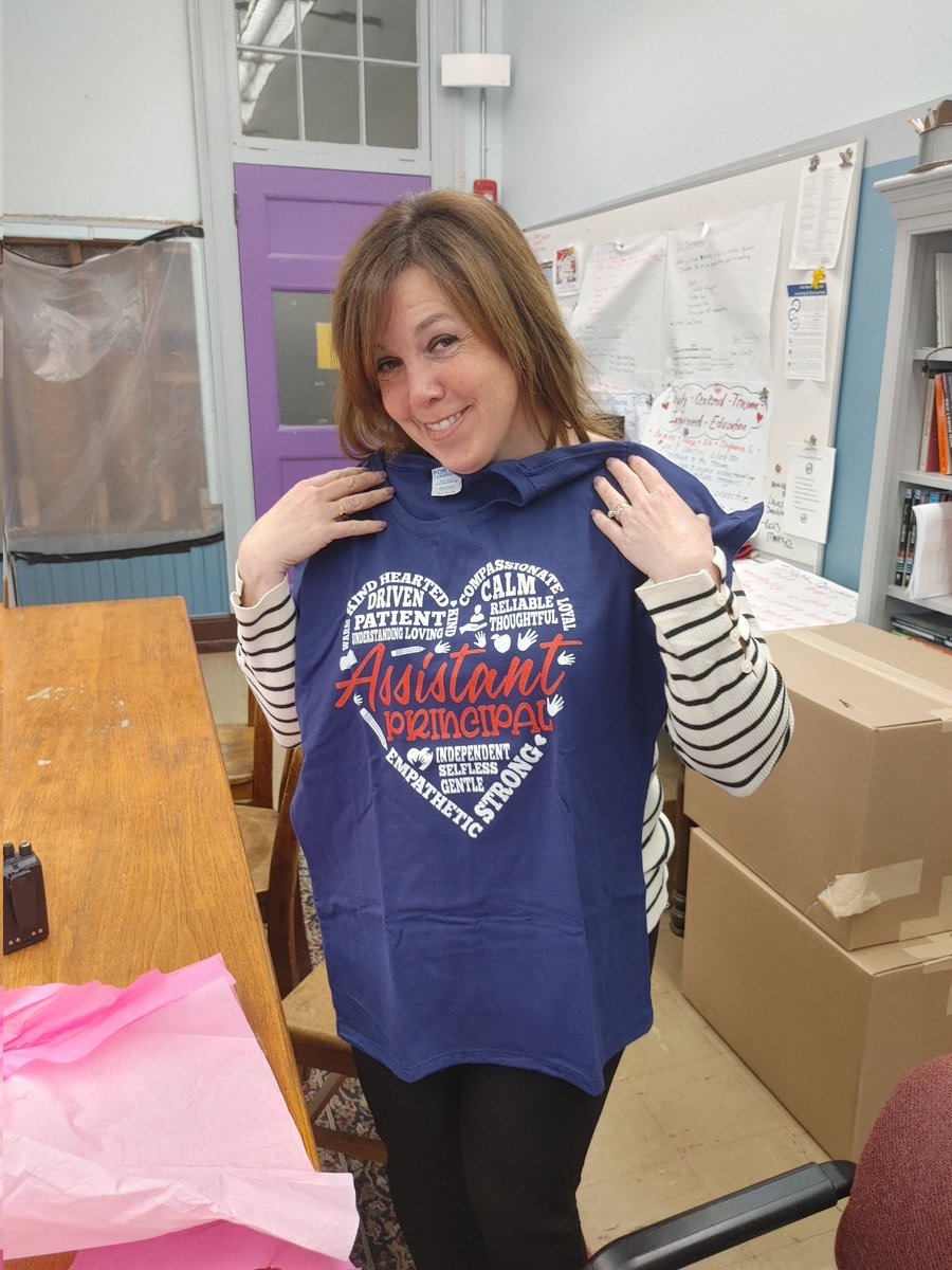MrsASterling1's tweet photo. Happy National Principal Day @frps_Watson Mrs. Hoeg &amp; Mrs. Pacheco..Thank You for your dedication to your lil 🦅students and staff❣️Enjoy ur Special Day😊 #NationalPrincipalsDay https://t.co/oPpVa9rv0J