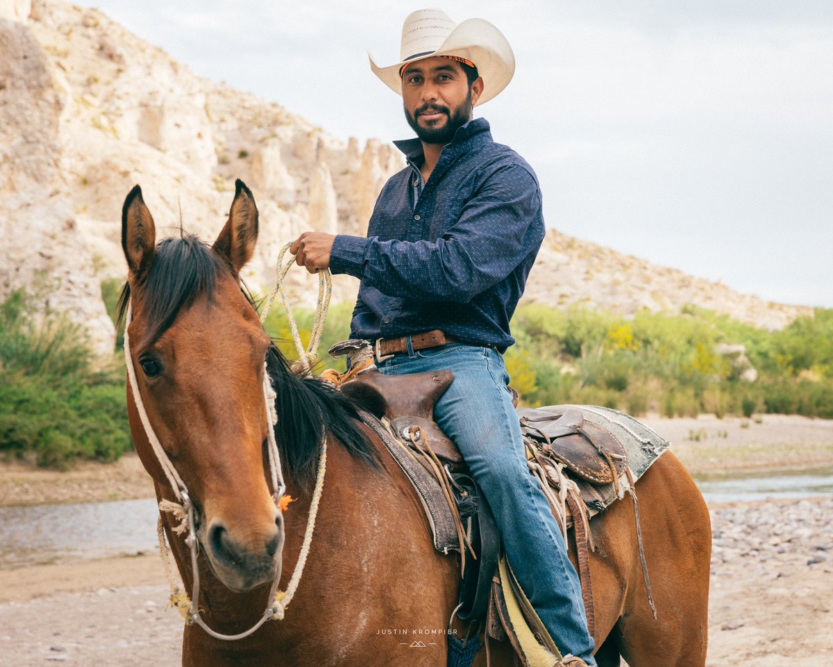 Gm nft artists and collectors ☕️ a memory taken last month along the Mexican border.