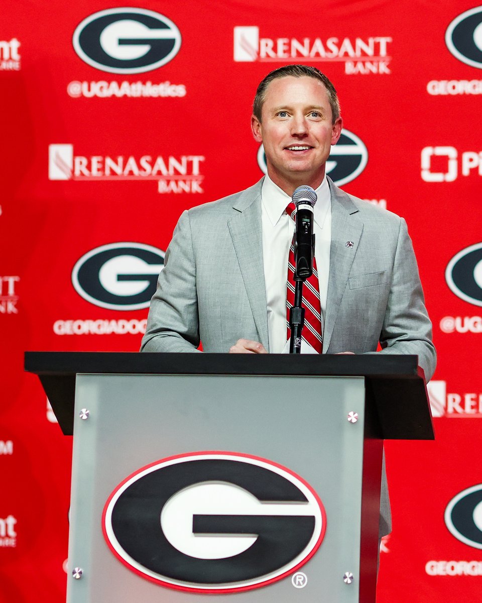 Over the Weekend, Men's Basketball Coach Mike White and Staff picked up commits from the following players:  C Frank Anselem (Syracuse),PG Mardrez McBride (North Texas), and 4-Star SF KyeRon Lindsay. #GoDAwgs #UGA #MensHoops https://t.co/blIe0J8Oxd