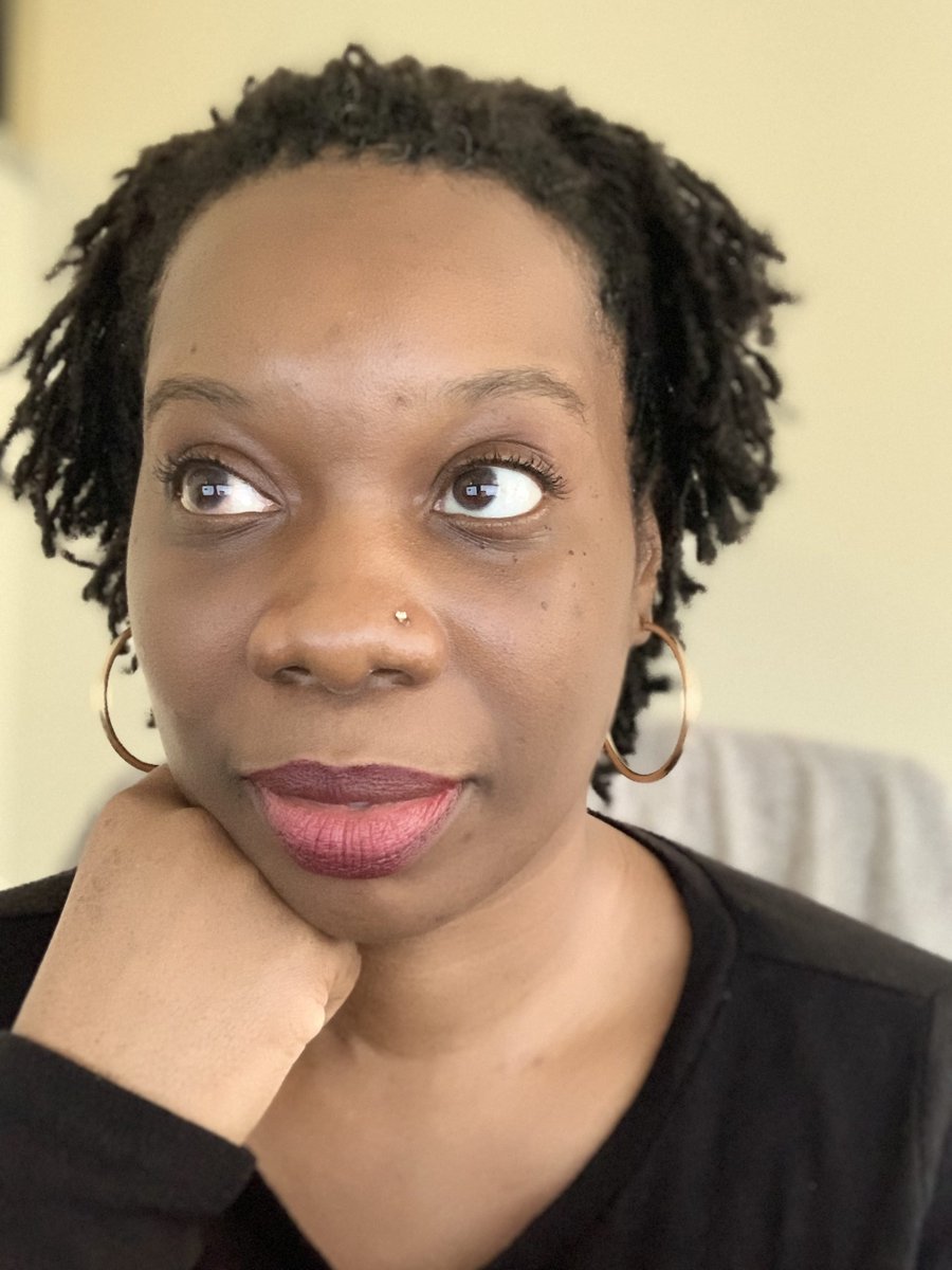 simplykatricia's tweet photo. #ICYMI: (Silver Strands of Glitter) - https://t.co/ysGFApM1sz
I did a quick search and found women of color who embraced their highlighted silver strands for the world.
#GrayHair #NaturalHair #NaturalHighlights #SilverStrandsOfGlitter #SocialMedia https://t.co/77mBu5RnMh