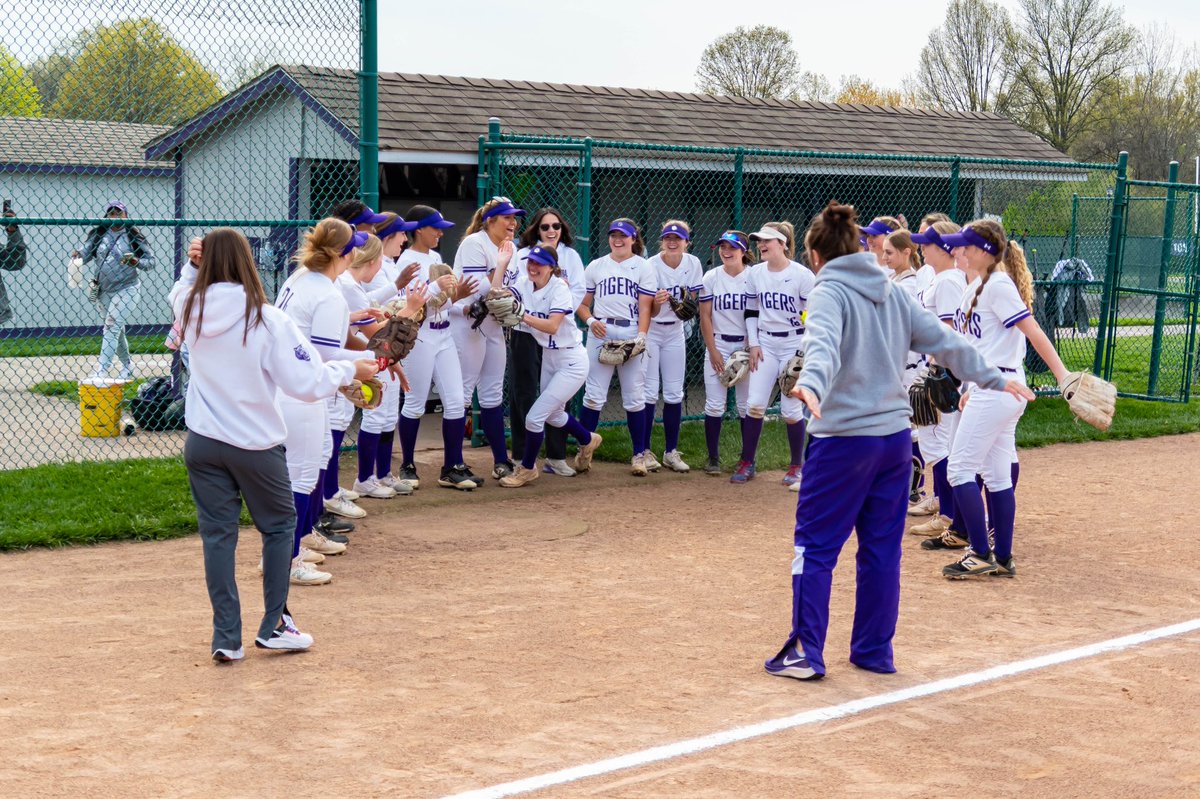 Final week of the regular season, with a league matchup on the road tonight!

🆚 Groveport
🗓 May 2
⏰ 5:15PM
📍 Groveport Madison HS
📱 GameChanger