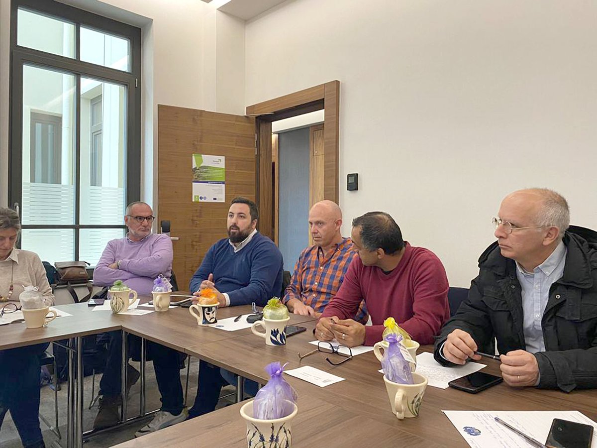 titsa's tweet photo. ✅ TITSA participa en la localidad de Szombathely, Hungría, en la sesión de control y seguimiento del proyecto europeo #ThreeT, financiado por el 'Programa Interreg Europe', que busca fomentar e incrementar el uso del transporte público: https://t.co/Q9RXQwKPmJ #TITSA https://t.co/Ki1eBtrNRQ