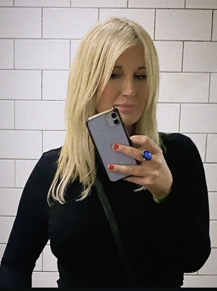 natalieeveradio's tweet photo. Love my ring from Asli Glass studio, from a makers market last month. I’ve had so many compliments on it! I’m definitely going to get another in a different colour. £15 sterling silver/glass and handmade with love ❤️ #supportindiandesigners #supportindies https://t.co/RjdzhMqa8H https://t.co/BOZtllwgDX