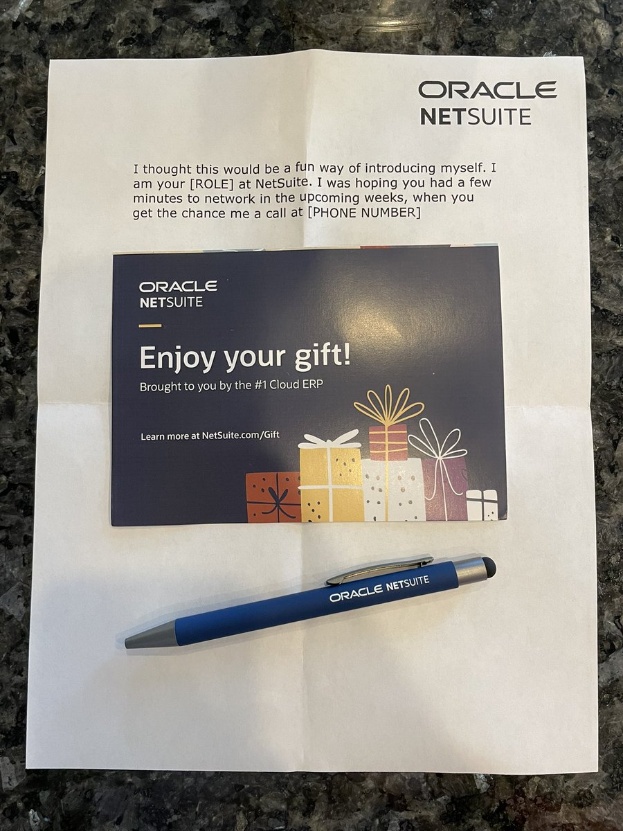 MEl_l_Y's tweet photo. Hey @Oracle, great campaign. How many new customers did you win with this one. 😜 thanks for the pen. #fail #oracle #marketing #marketingfail https://t.co/NQY2ceduIO