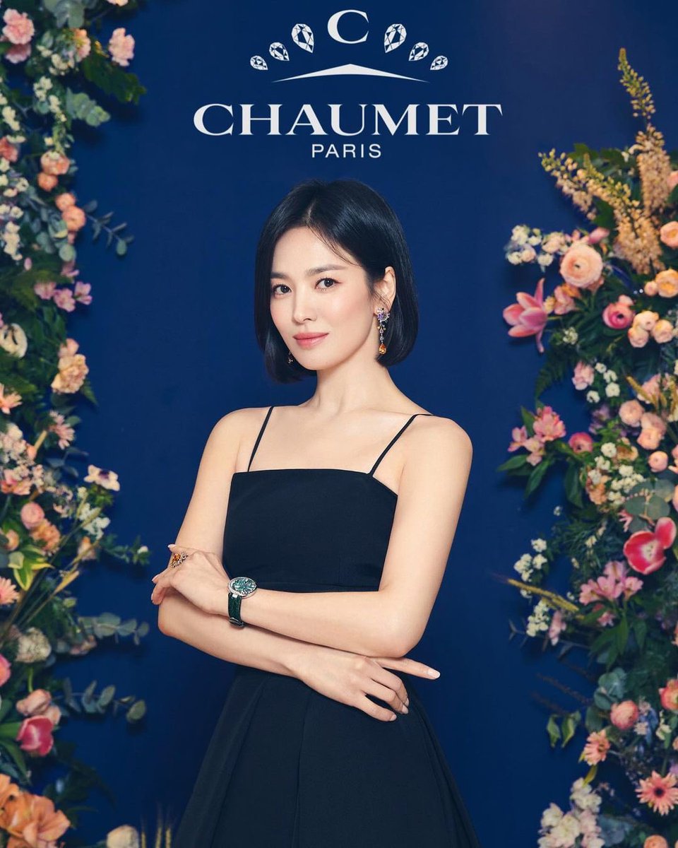 RatuBawel5's tweet photo. #chaumet High Jewelry Event with Hye-kyo Song #ChaumetAmbassador actress #SongHyeKyo attended the 'La Nature En Mouvement' high jewelry collection event, which was full of spring vibes.
#graceandcharacter #bemylove #송혜교 https://t.co/20QBltYxKS