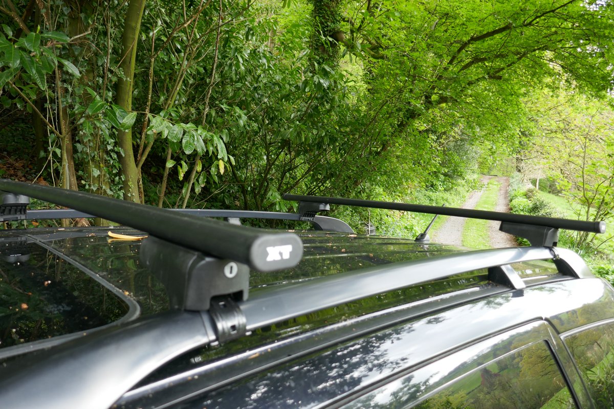 TheLengthsman's tweet photo. The #Outlander now has #Roofbars
Am not putting the strimmer inside with the lovely black leather seats ! https://t.co/TYloTvwJN7