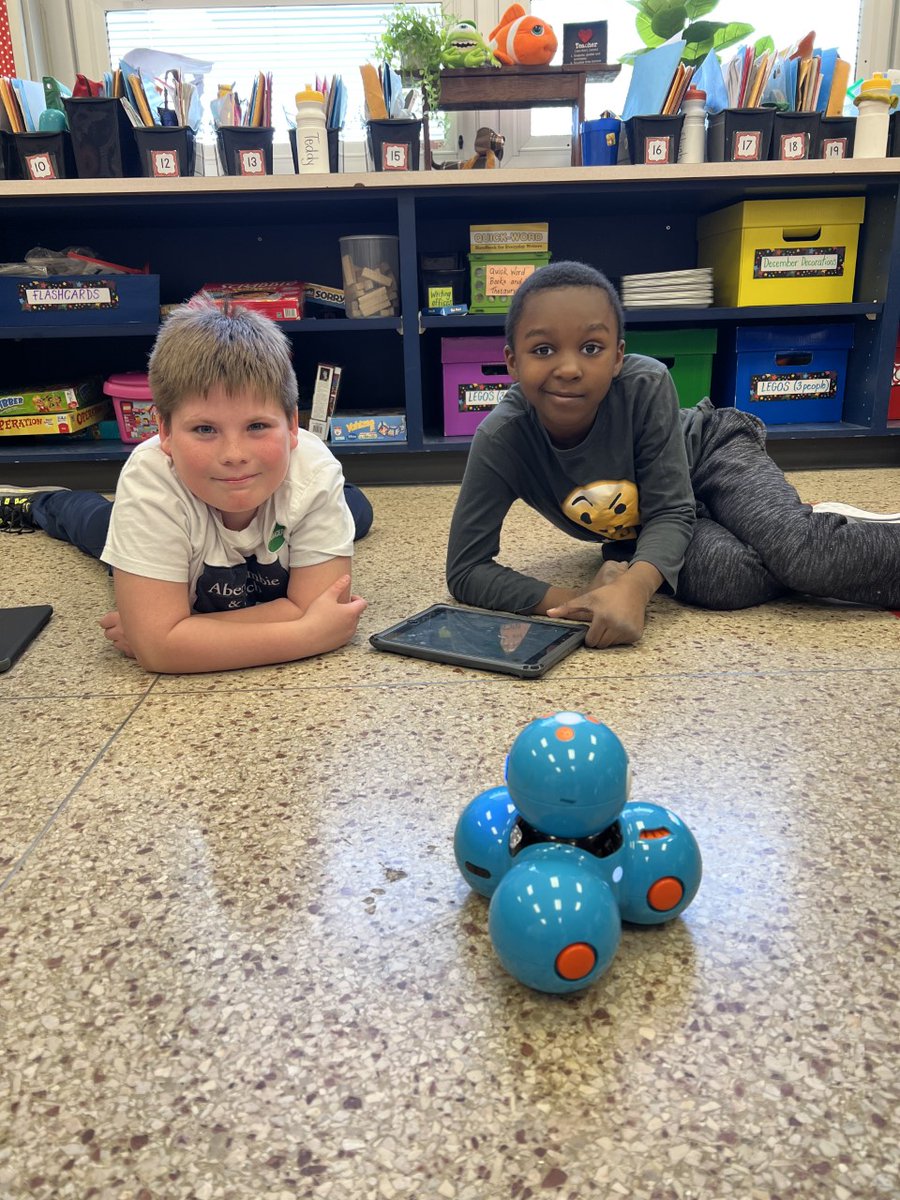 Teamwork makes the dream work or, in this case - the Dash Robot. Hayshire Elementary 2nd and 3rd grade students in Mrs. Knisley's and Mrs. Stremmel's class worked together to program their Dash Robot. Great teamwork, Panthers! 

#CentralYork #ProudtobeaPanther