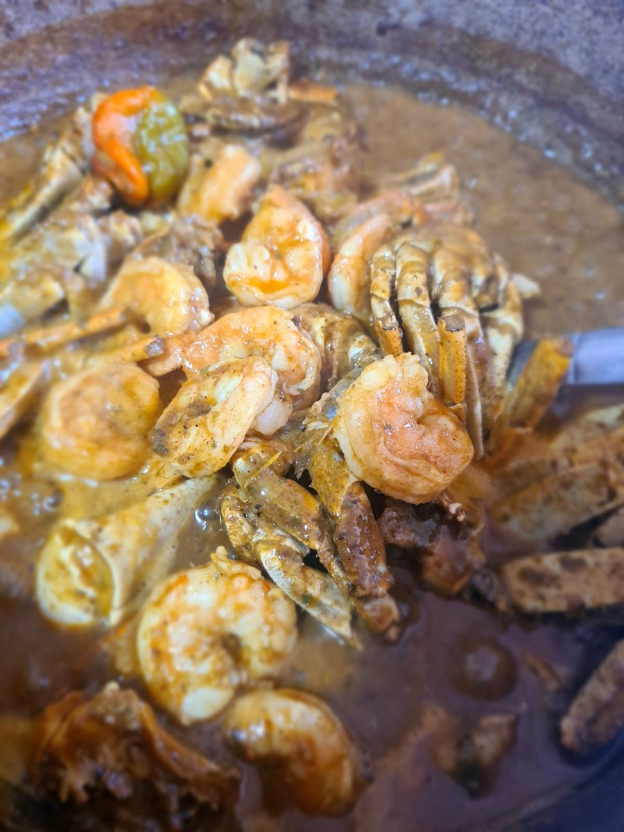 MicheyPhilly's tweet photo. Curry Shrimp &amp; Crab https://t.co/vn8oUDNOBM